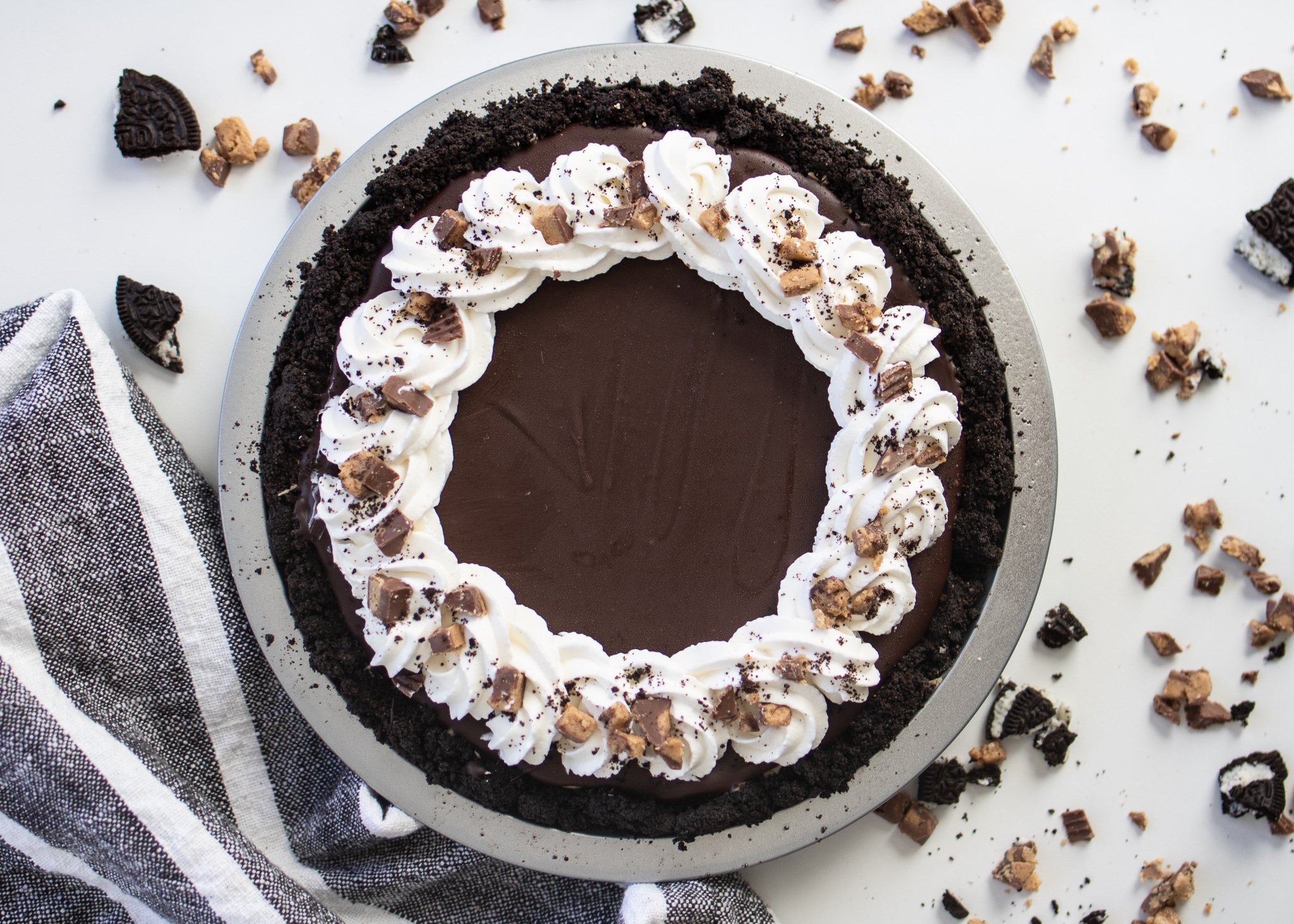 overhead view of a chocolate peanut butter pie